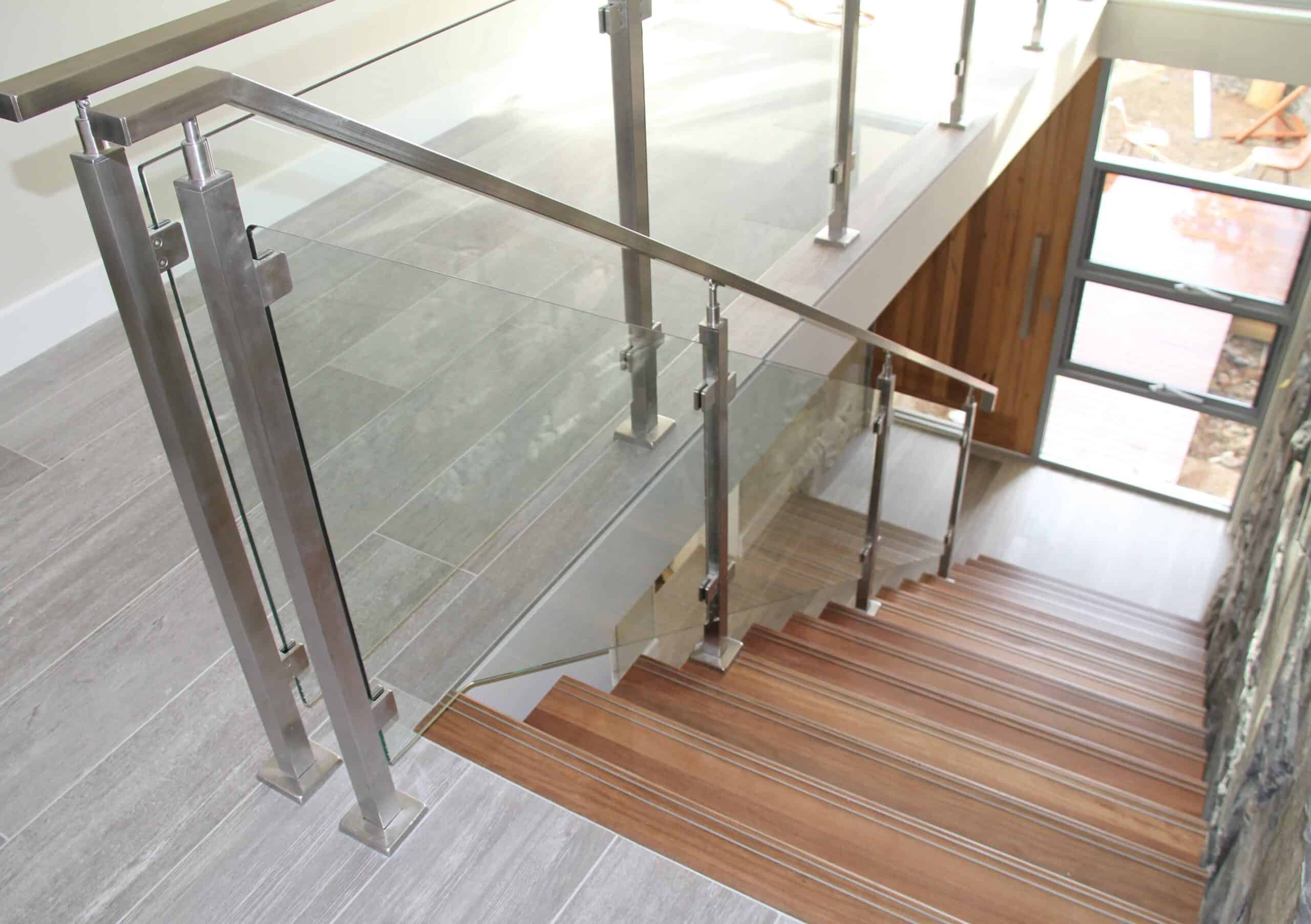 STAINLESS STEEL _ GLASS BALUSTRADE