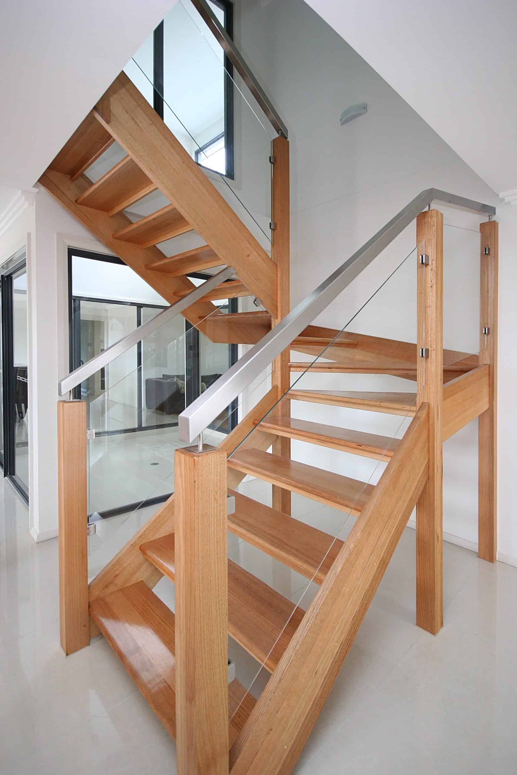 STAINLESS STEEL _ GLASS BALUSTRADE