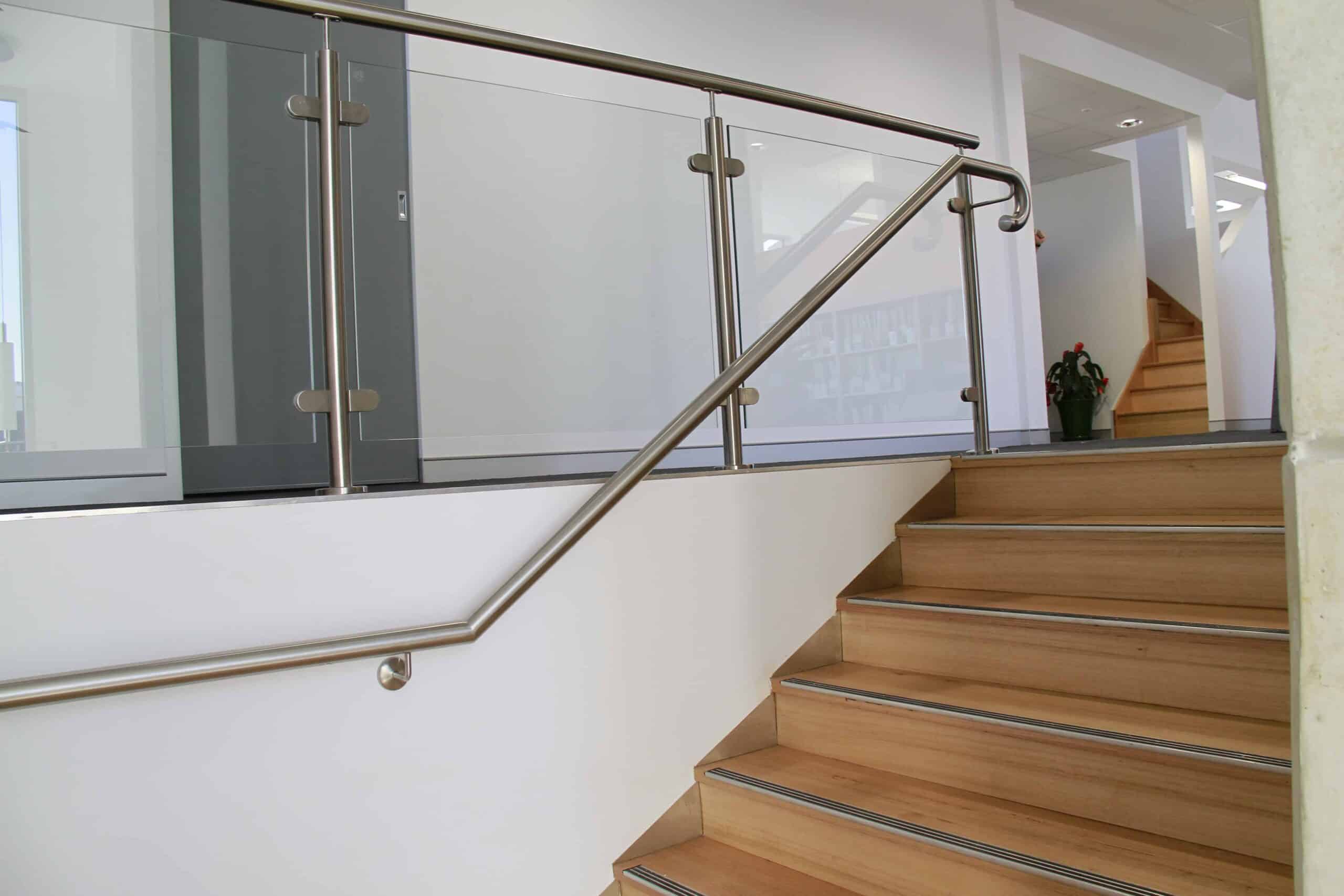 STAINLESS STEEL _ GLASS BALUSTRADE